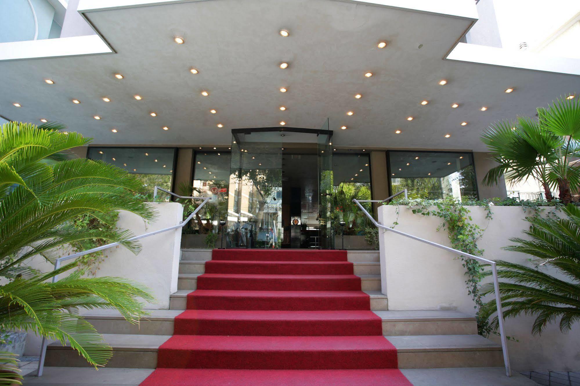 Derby Hotel 4*